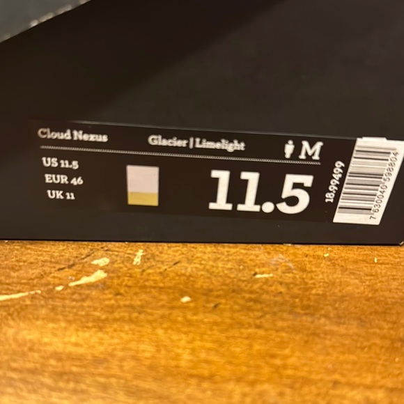 New in box On Running gray and Yellow Sneakers - Picture 7 of 8